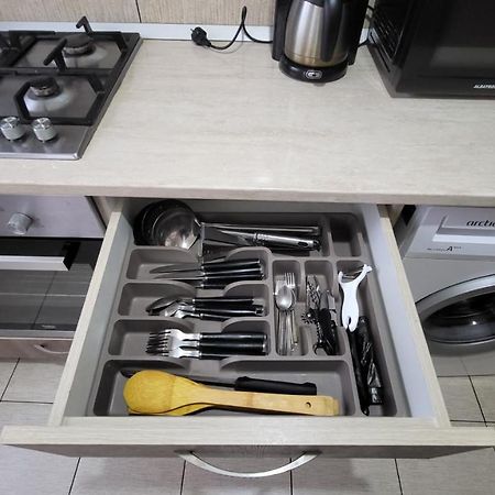 Apartament Navi オネシュティ エクステリア 写真