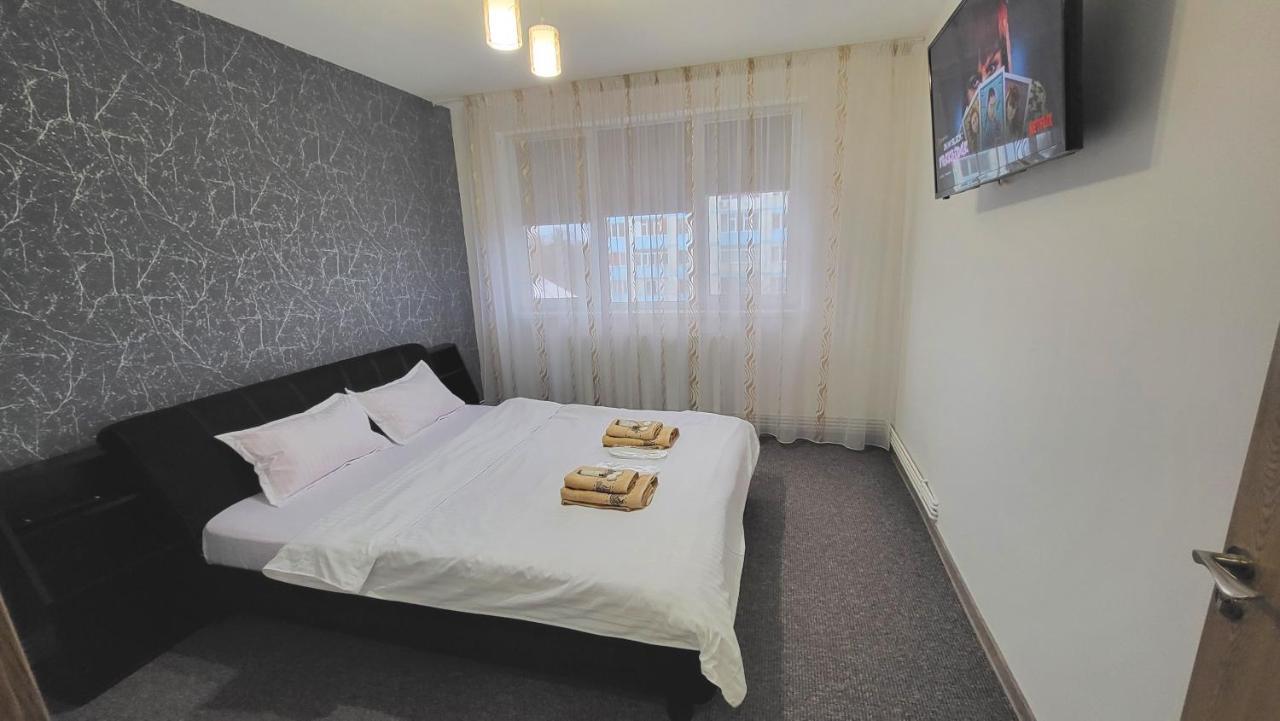 Apartament Navi オネシュティ エクステリア 写真
