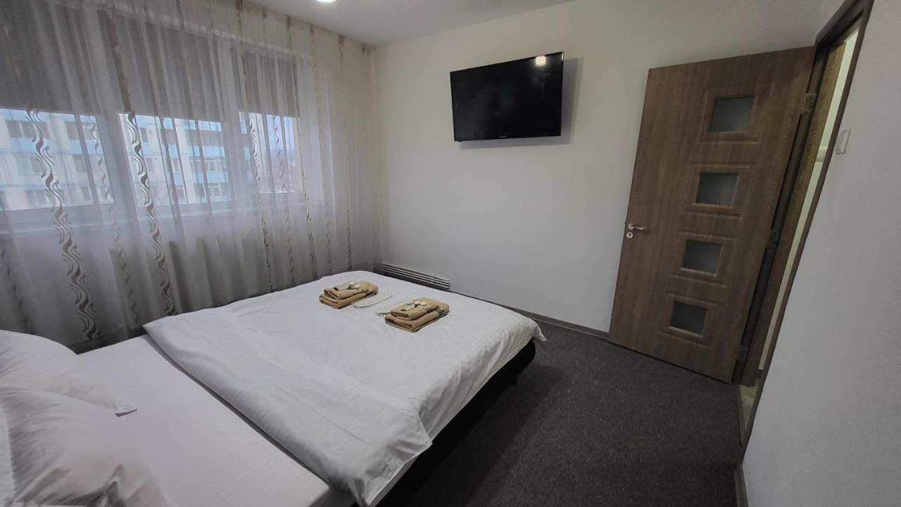 Apartament Navi オネシュティ エクステリア 写真