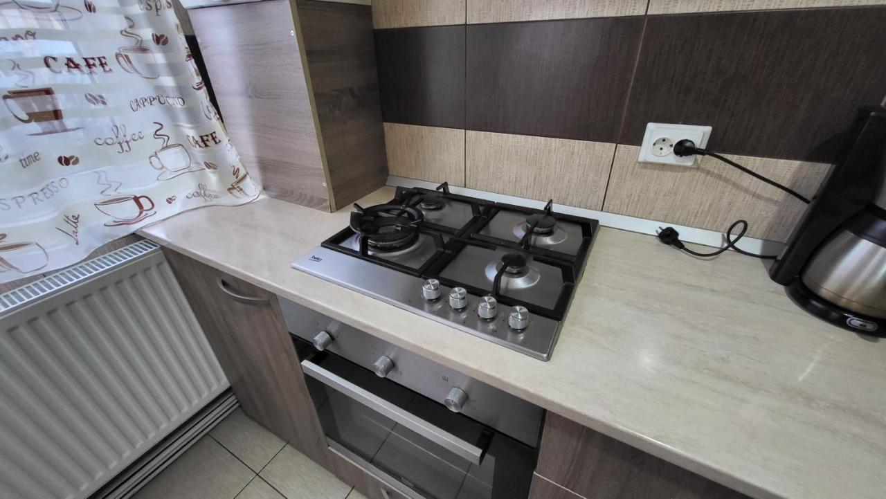 Apartament Navi オネシュティ エクステリア 写真