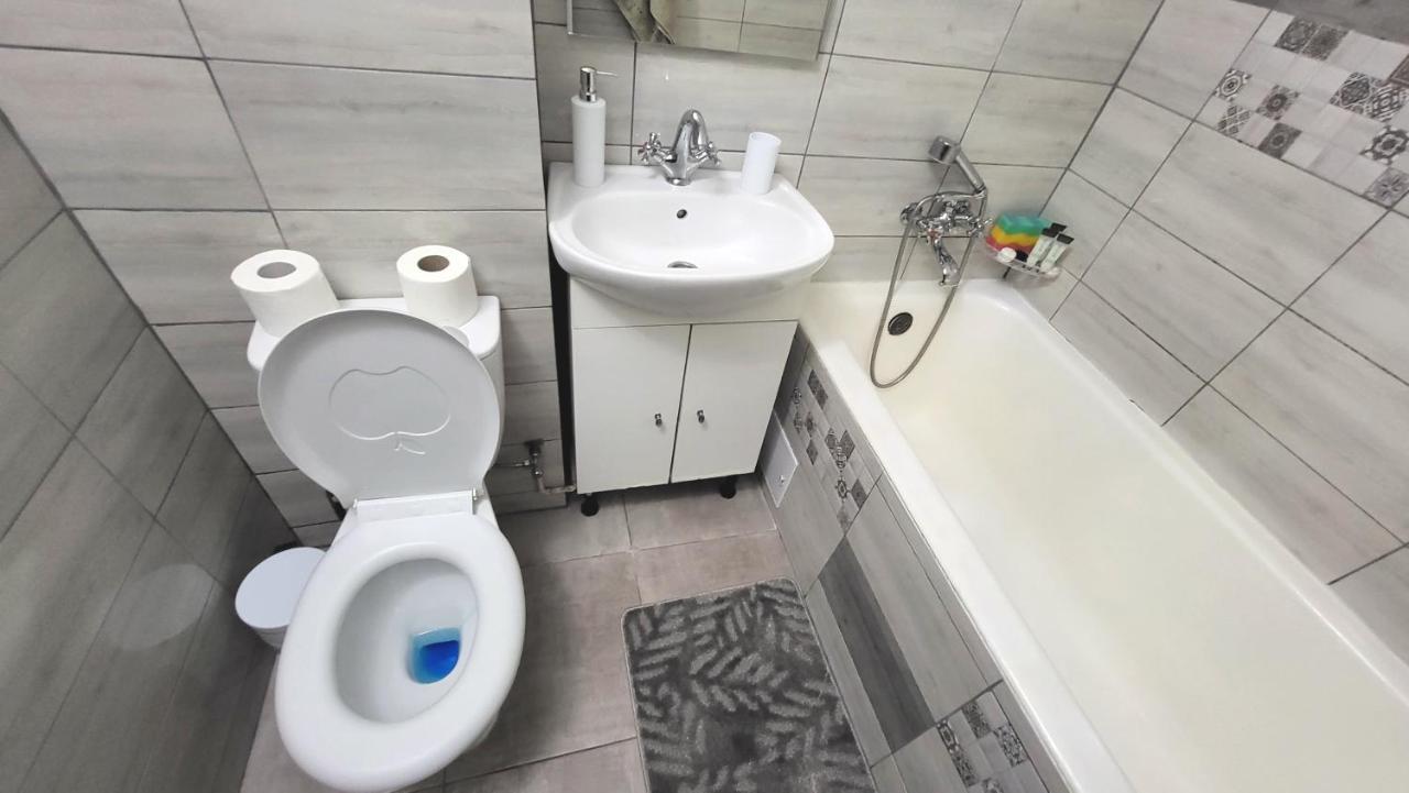 Apartament Navi オネシュティ エクステリア 写真
